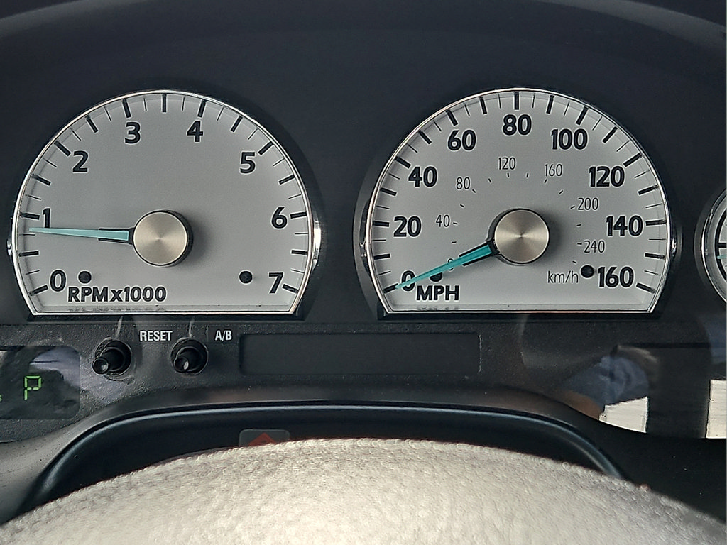 Used 2005 Ford Thunderbird RWD image 20