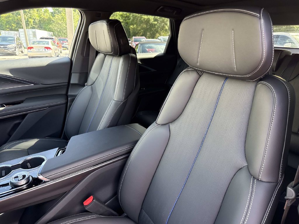 New 2026 Cadillac Lyriq Luxury RWD image 21