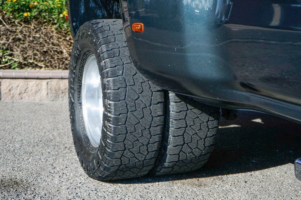 Used 2018 Chevrolet Silverado 3500 High Country w/ Duramax Plus Package image 49