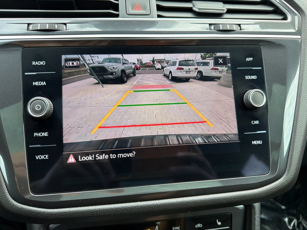 Certified 2024 Volkswagen Tiguan SE R-Line AWD/4WD image 22
