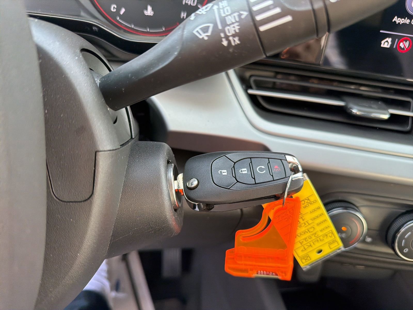 Used 2024 Chevrolet Trax RS w/ Driver Confidence Package image 19