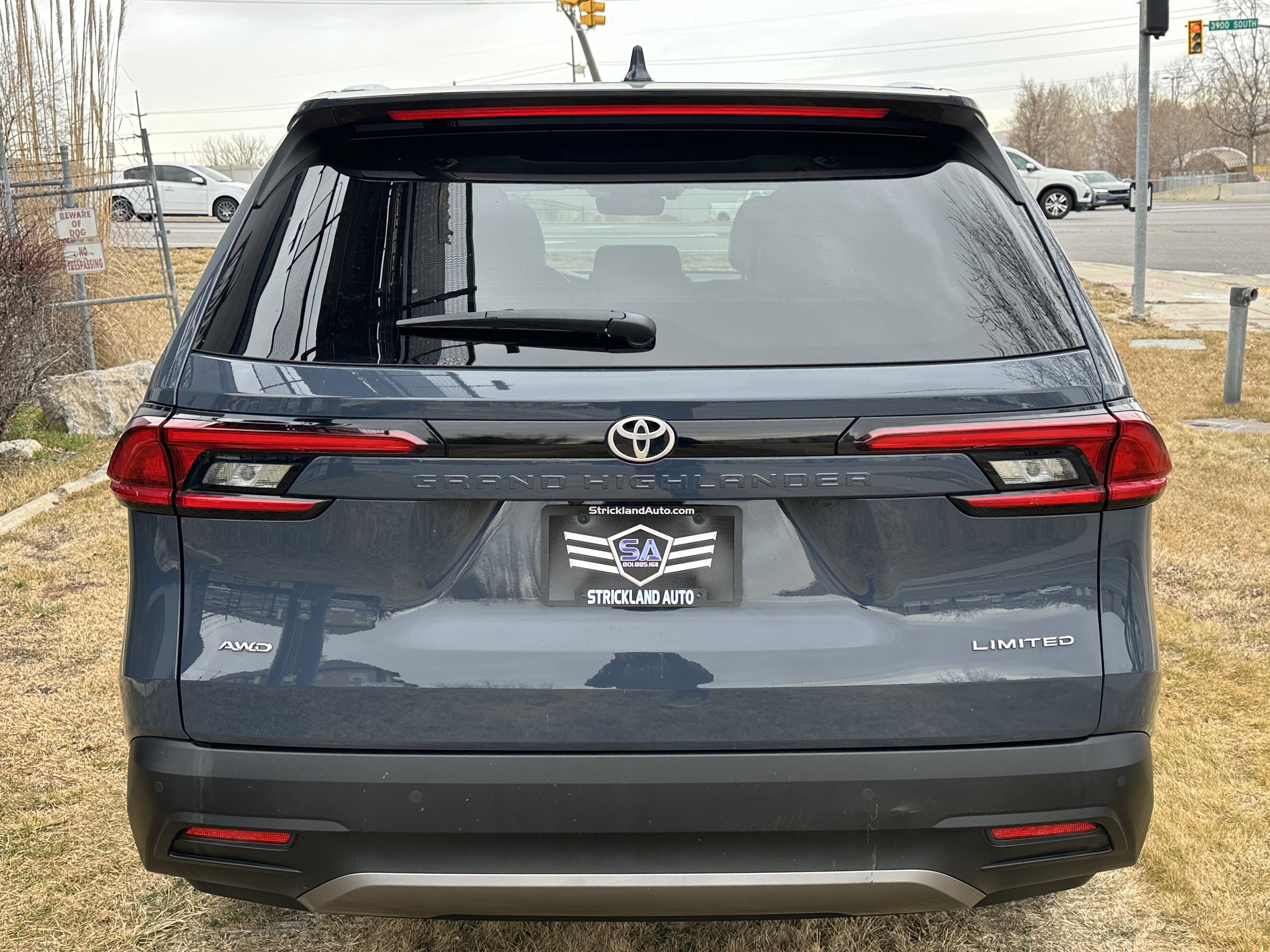 Used 2025 Toyota Grand Highlander AWD image 8