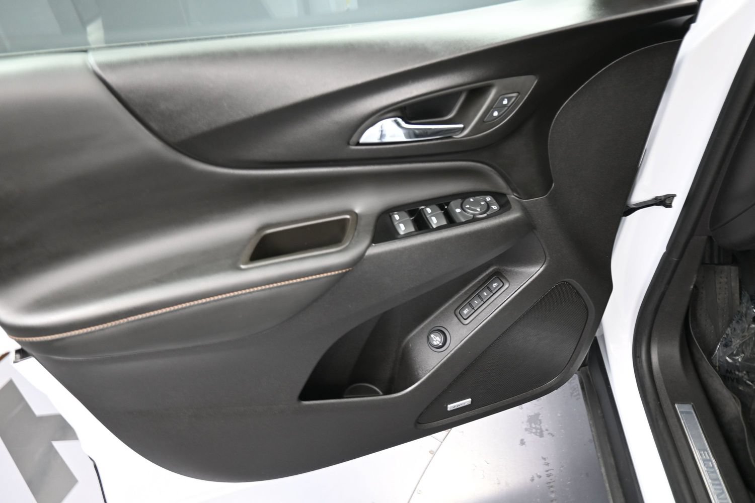 Used 2024 Chevrolet Equinox Premier FWD image 13