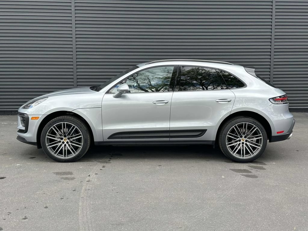 Certified 2026 Porsche Macan AWD/4WD image 2