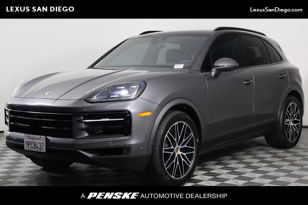Used 2025 Porsche Cayenne AWD/4WD image 1