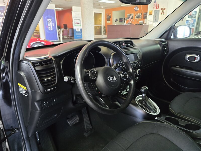 Used 2016 Kia Soul + FWD image 8
