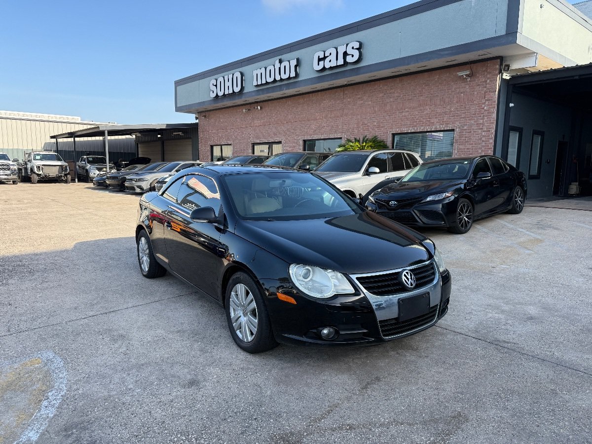 Used 2008 Volkswagen Eos Komfort FWD image 2