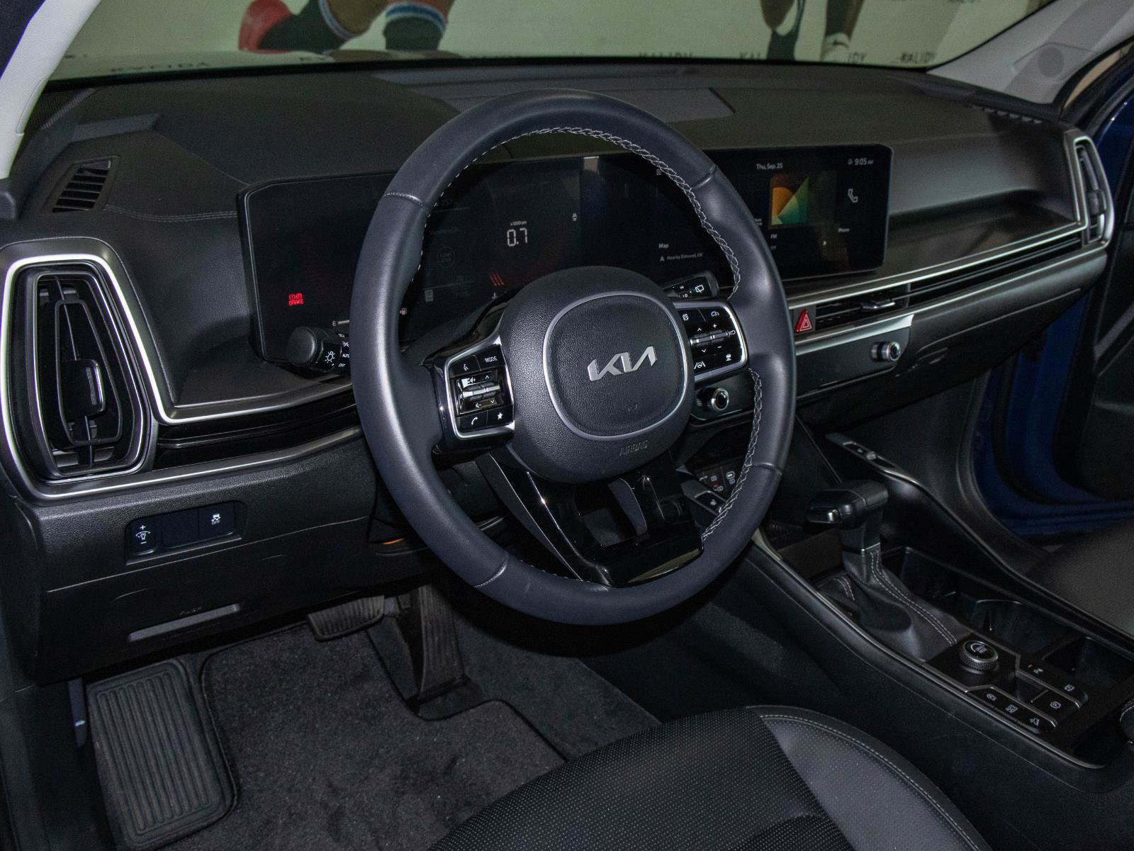 New 2025 Kia Sorento S w/ Panoramic Sunroof Package image 6