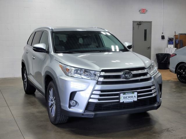 Used 2019 Toyota Highlander XLE AWD/4WD image 4