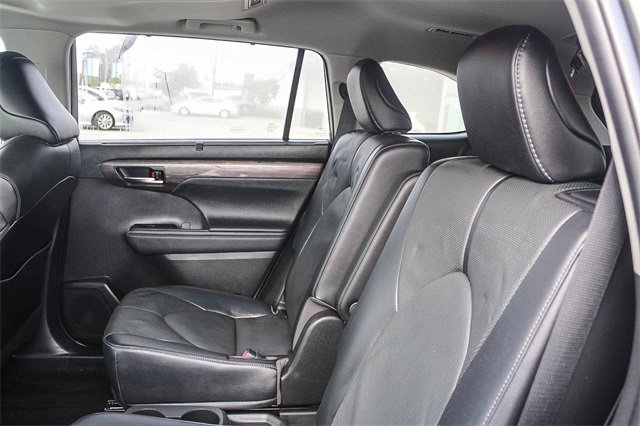 Used 2023 Toyota Highlander Limited image 27