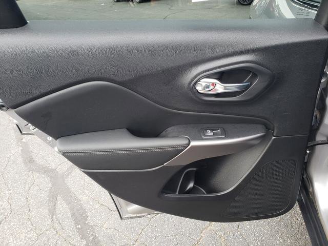 Used 2022 Jeep Cherokee Limited image 13