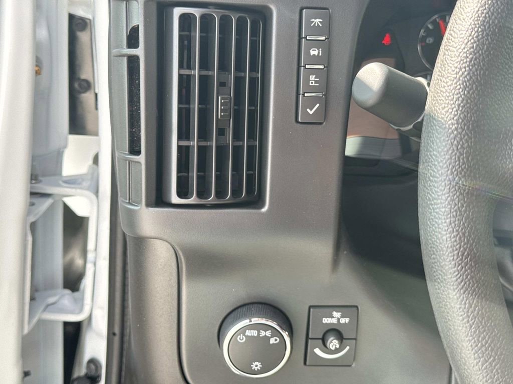 New 2025 Chevrolet Express 2500 w/ Enhanced Convenience Package image 20