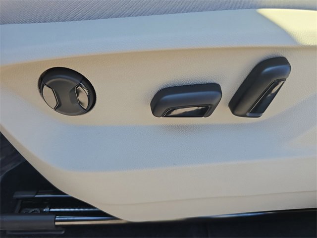 New 2026 Volkswagen Atlas SE image 28
