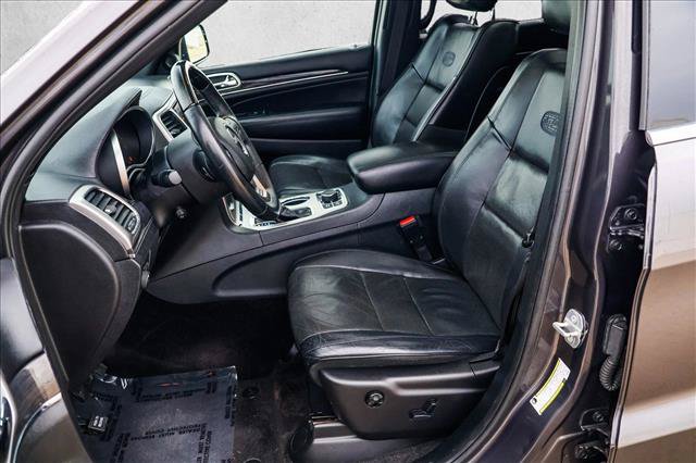 Used 2018 Jeep Grand Cherokee Overland AWD/4WD image 12