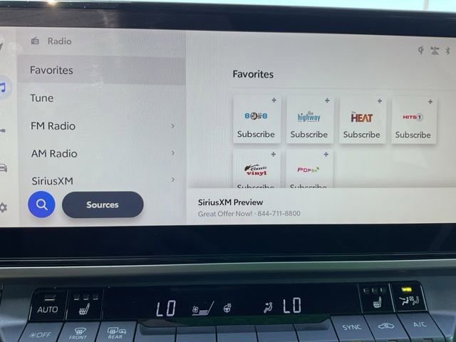 Used 2026 Toyota Camry SE w/ Multimedia Upgrade Package FWD image 31