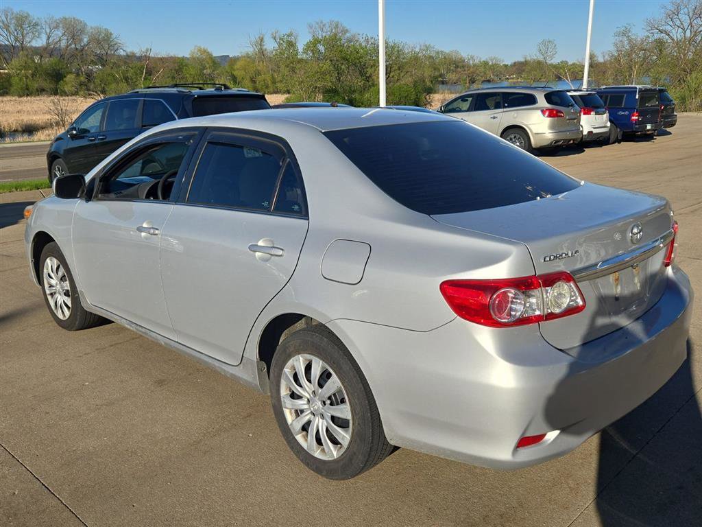 Used 2013 Toyota Corolla LE FWD image 7