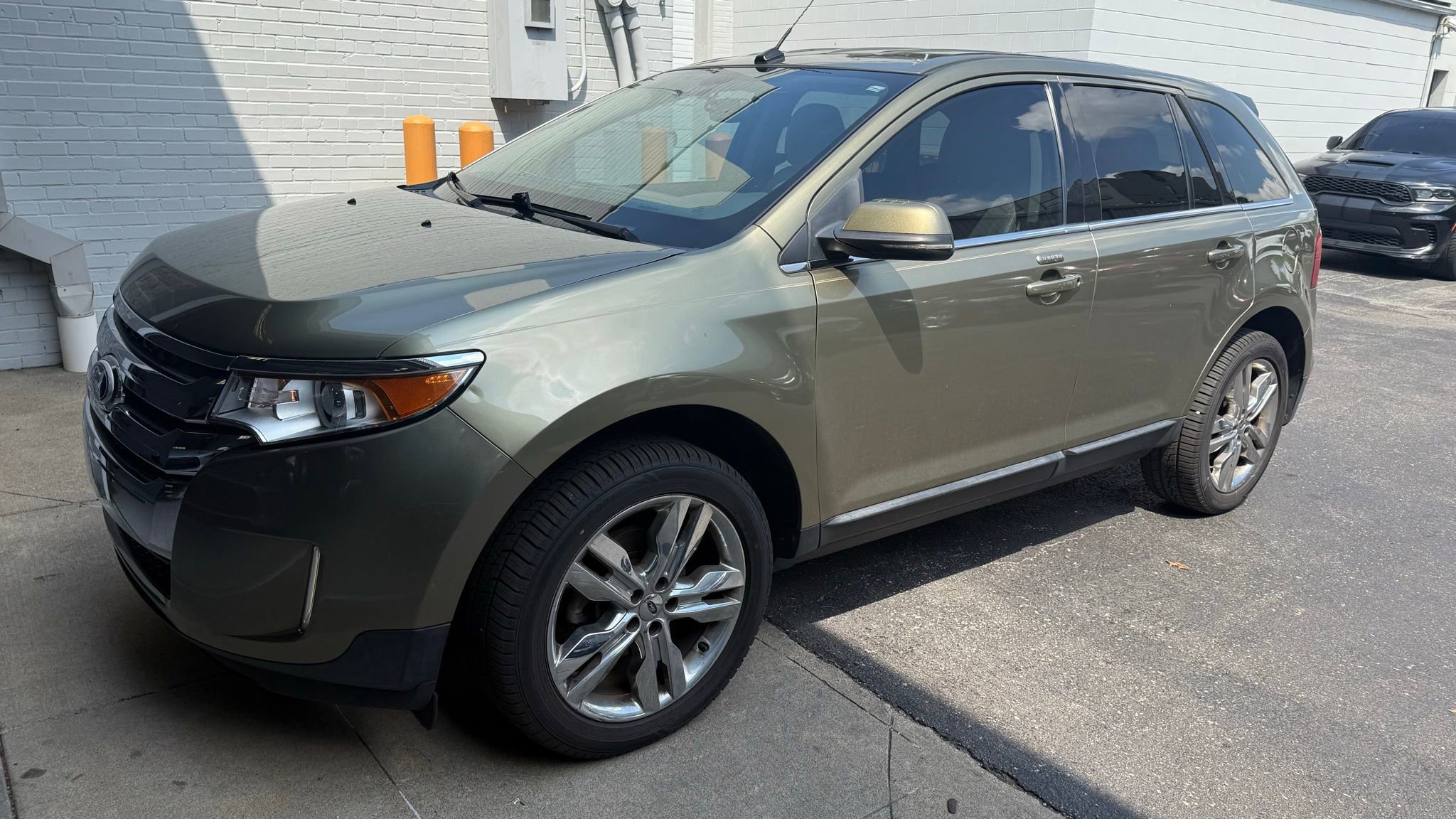 Used 2013 Ford Edge Limited w/ Driver Entry Pkg FWD image 11