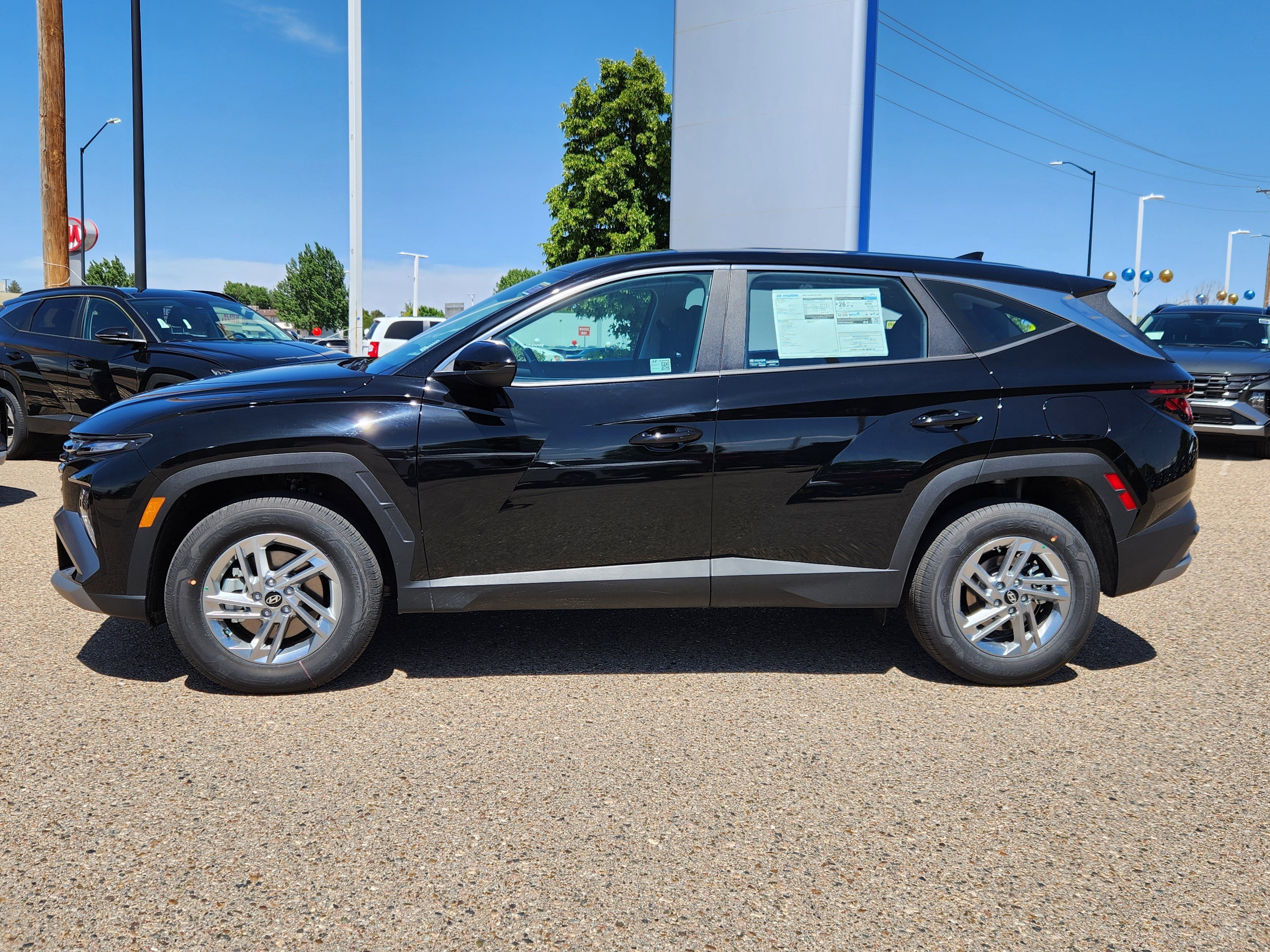 New 2025 Hyundai Tucson SE image 2