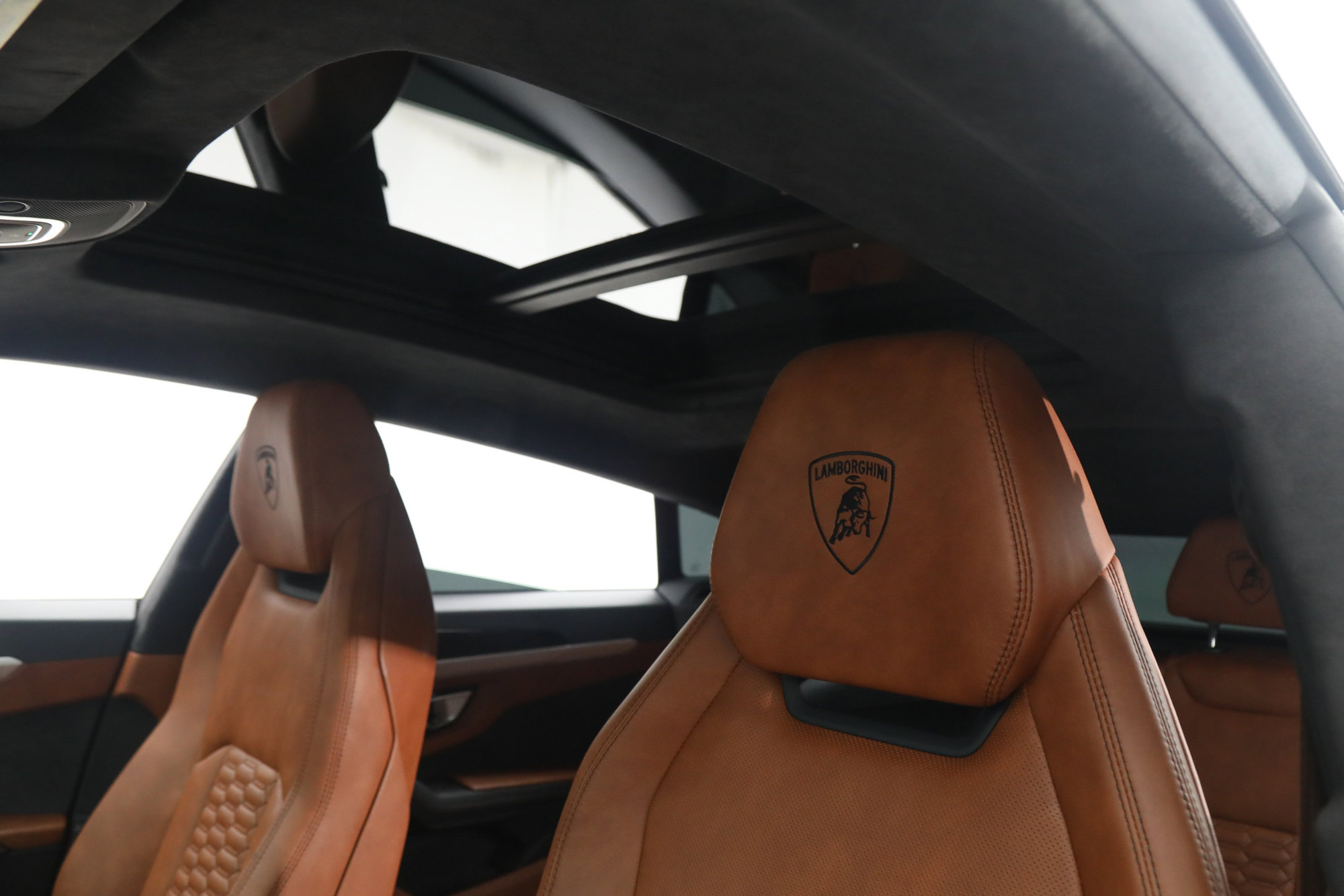 Used 2020 Lamborghini Urus AWD/4WD image 18