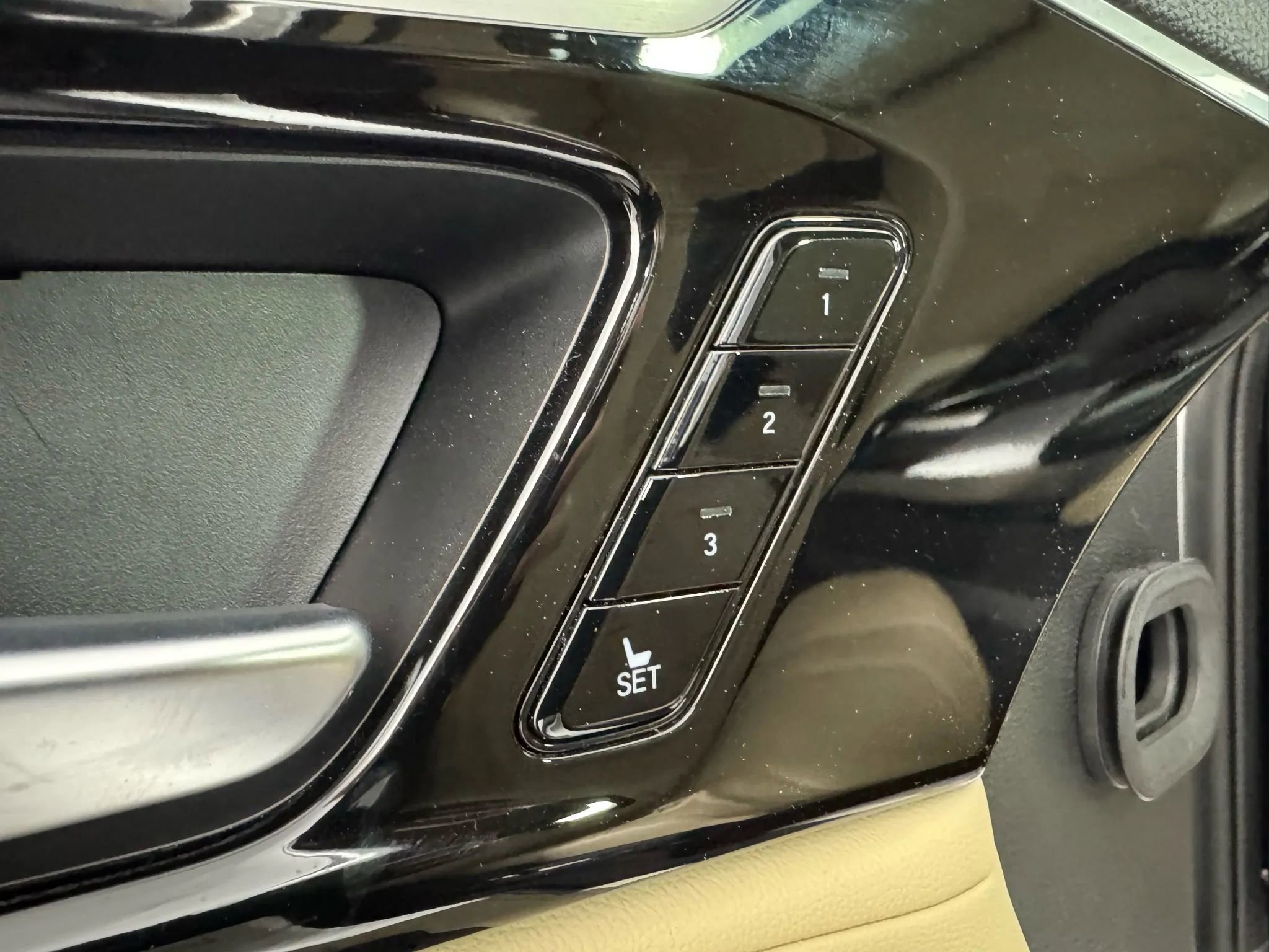 Used 2022 Acura MDX SH-AWD image 46