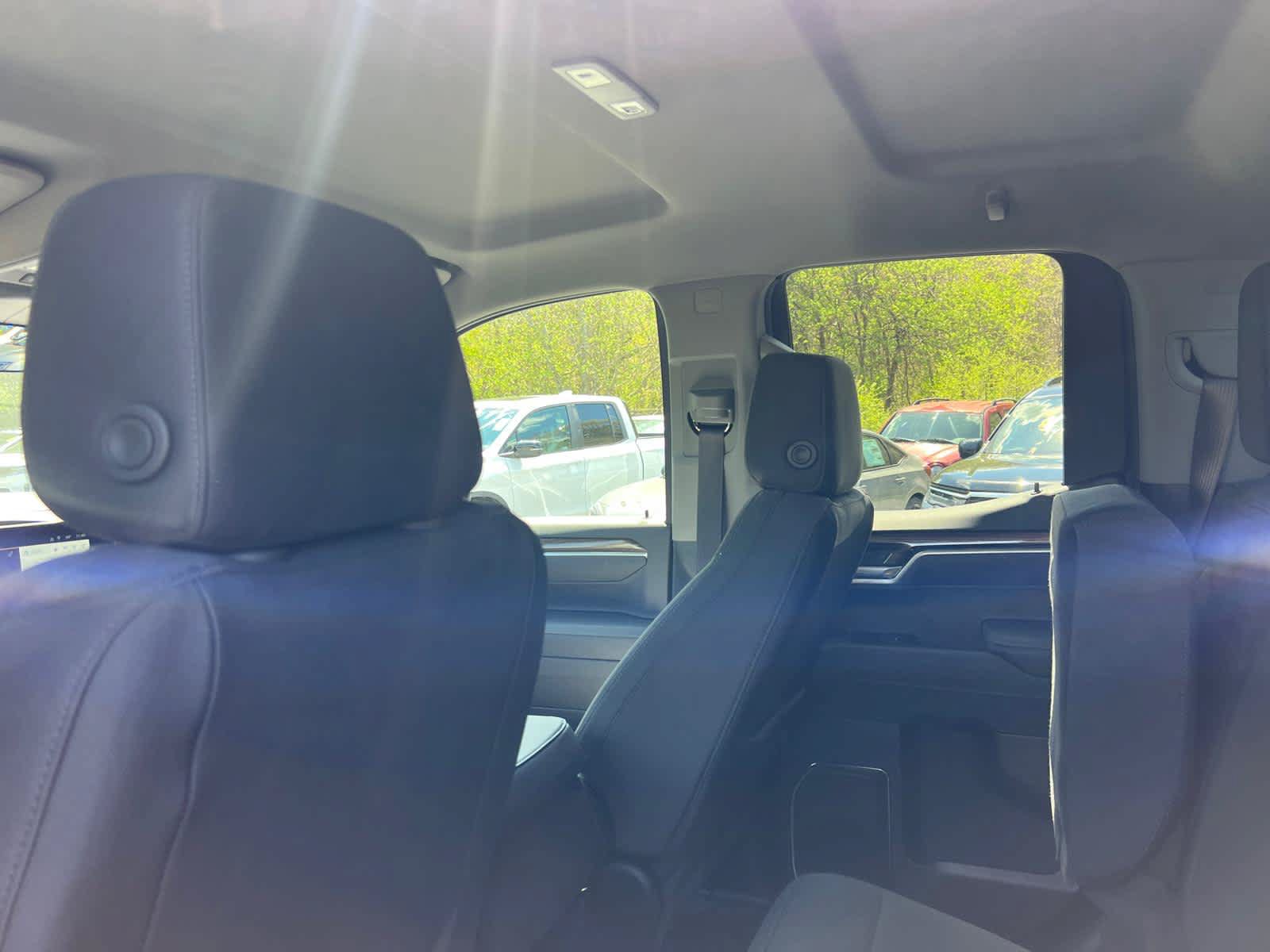 Used 2025 Chevrolet Silverado 1500 LT AWD/4WD image 31