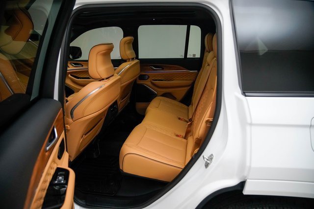 Used 2024 Jeep Grand Cherokee Summit image 16