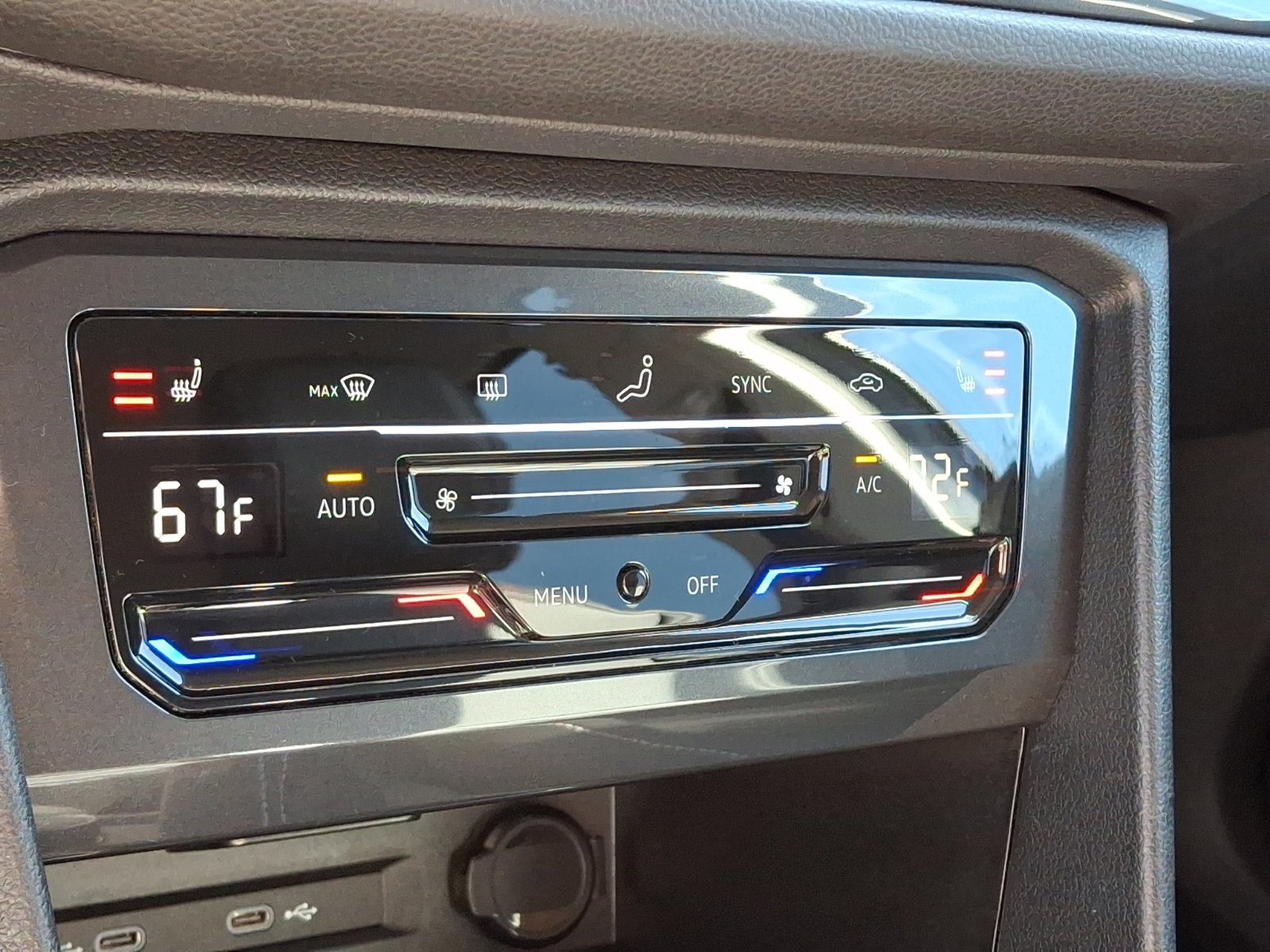 Certified 2024 Volkswagen Tiguan SE image 16