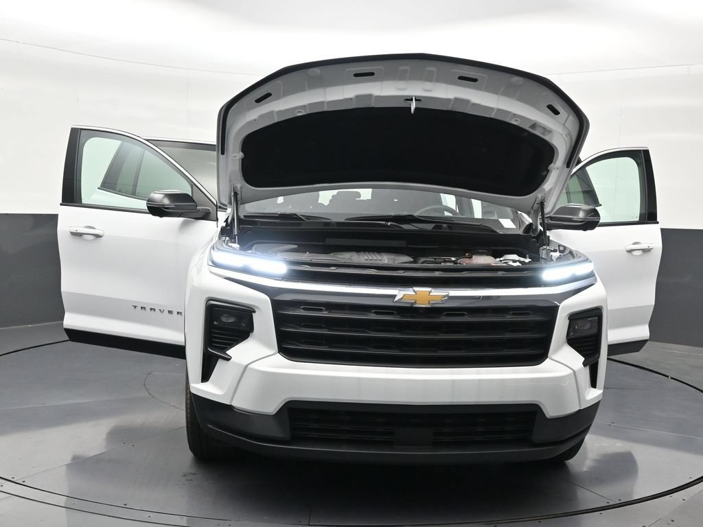 Used 2024 Chevrolet Traverse LS FWD image 36