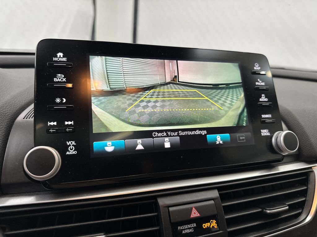 Used 2018 Honda Accord Touring image 30