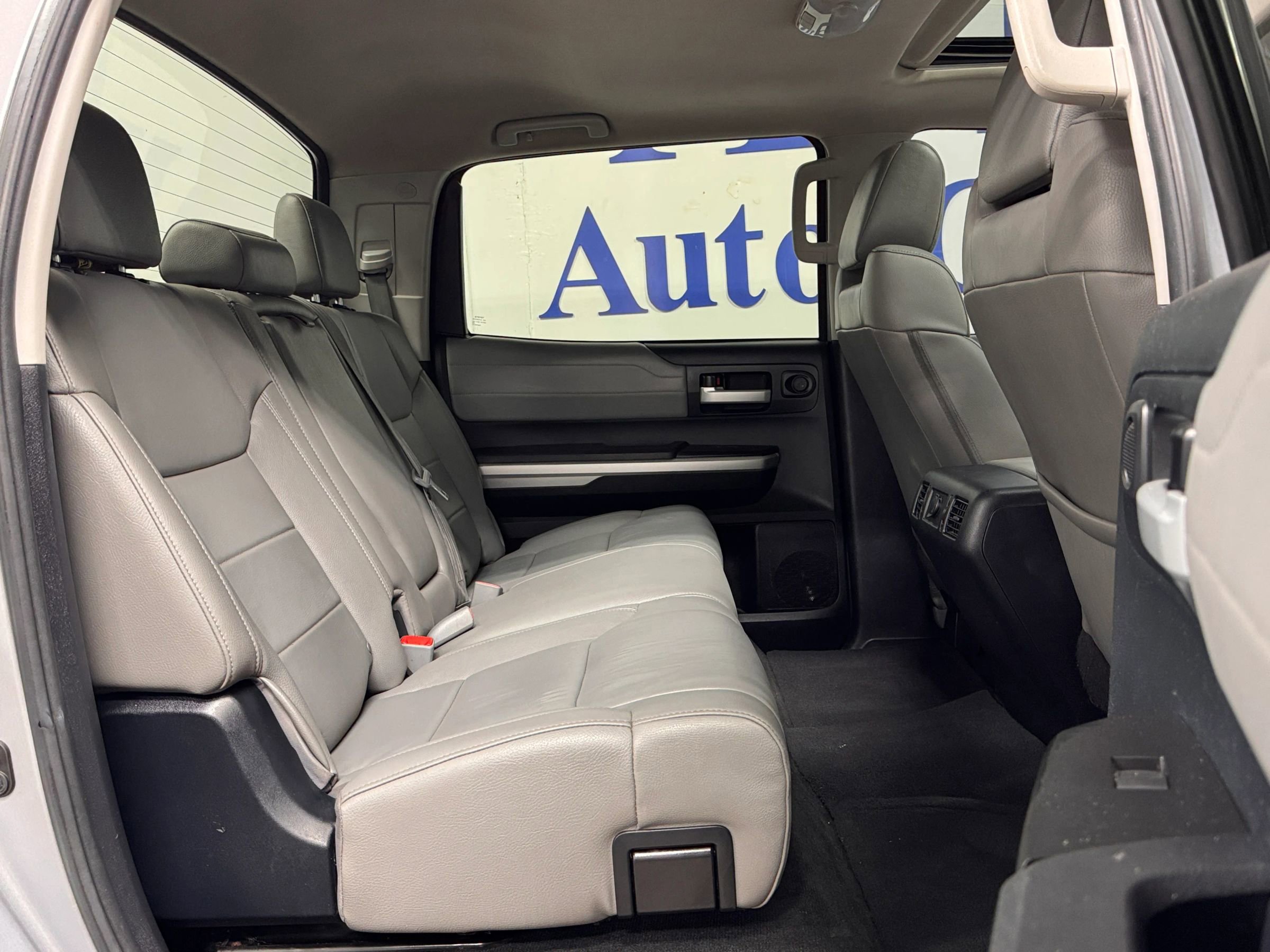 Used 2016 Toyota Tundra Limited image 25