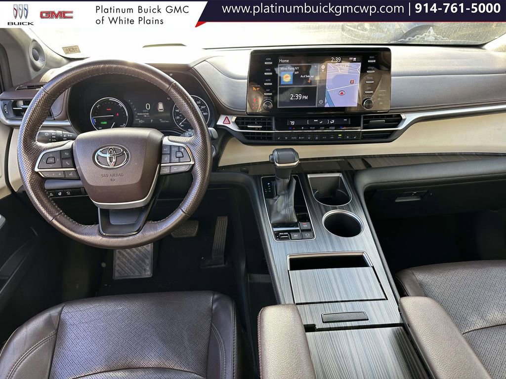 Used 2022 Toyota Sienna Platinum image 25