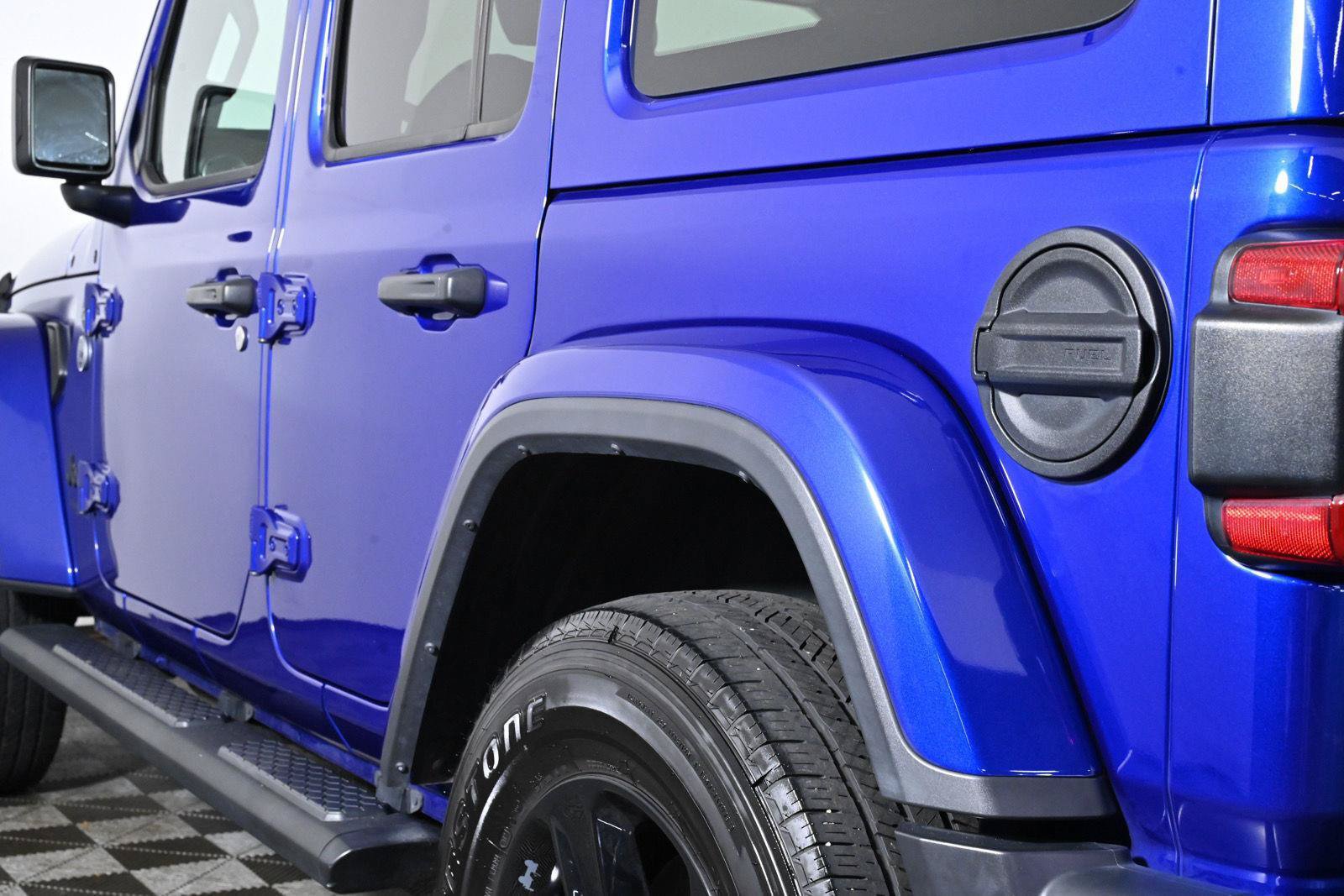 Used 2020 Jeep Wrangler Unlimited Sahara AWD/4WD image 13