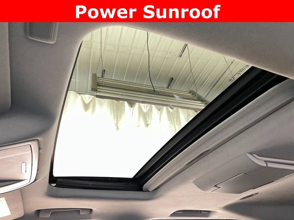 Used 2015 GMC Yukon XL SLT w/ Open Road Package image 6