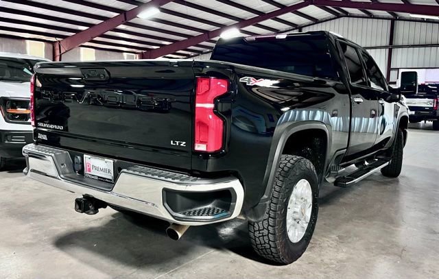 Used 2024 Chevrolet Silverado 2500 LTZ image 3