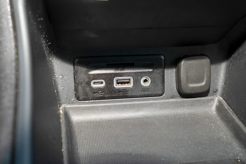 Used 2024 GMC Terrain SLT AWD/4WD image 16