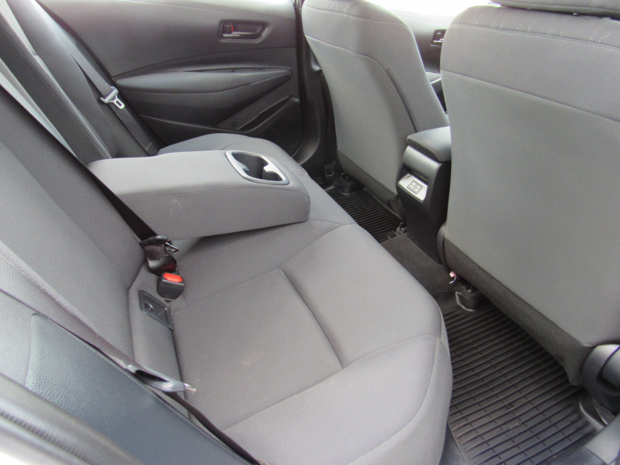 Used 2024 Toyota Corolla LE FWD image 33