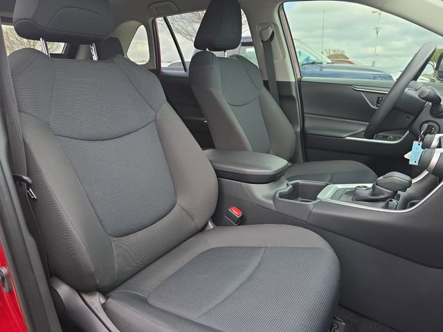 Used 2025 Toyota RAV4 LE image 10