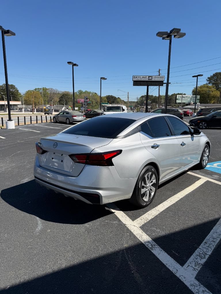 Used 2024 Nissan Altima 2.5 S FWD image 5