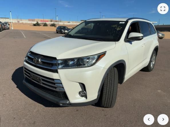 Used 2019 Toyota Highlander Limited image 2