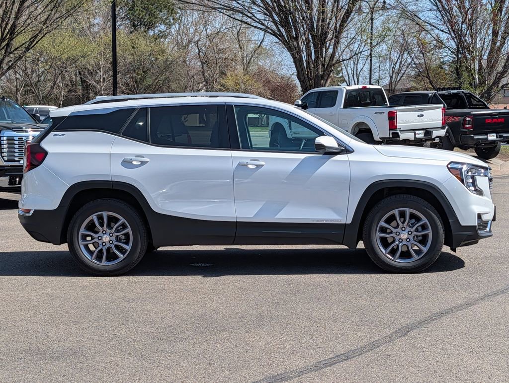 Used 2023 GMC Terrain SLT w/ Tech Package AWD/4WD image 14