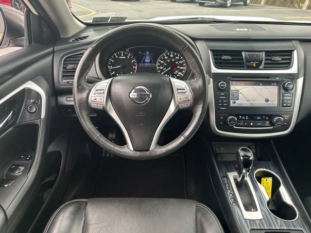 Used 2017 Nissan Altima 2.5 SL w/ 2.5 Technology Package FWD image 14