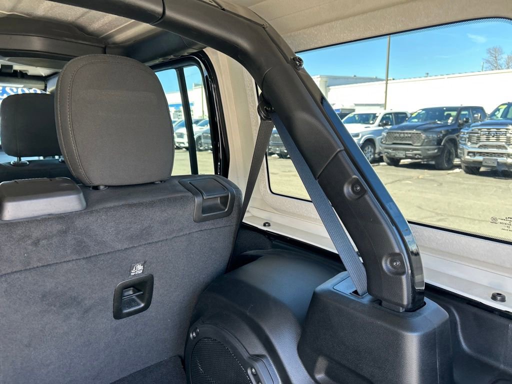 Used 2023 Jeep Wrangler Unlimited Rubicon 4xe w/ Cold Weather Group AWD/4WD image 29