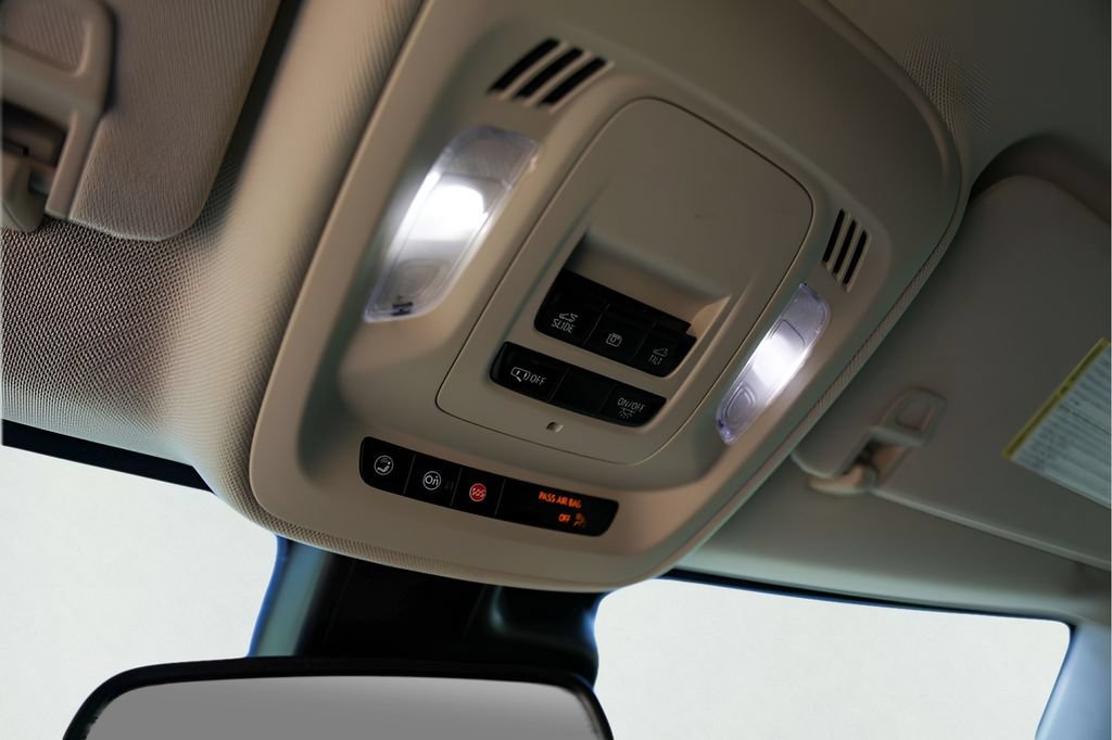 Used 2022 Buick Envision Essence w/ Sport Touring Package FWD image 22