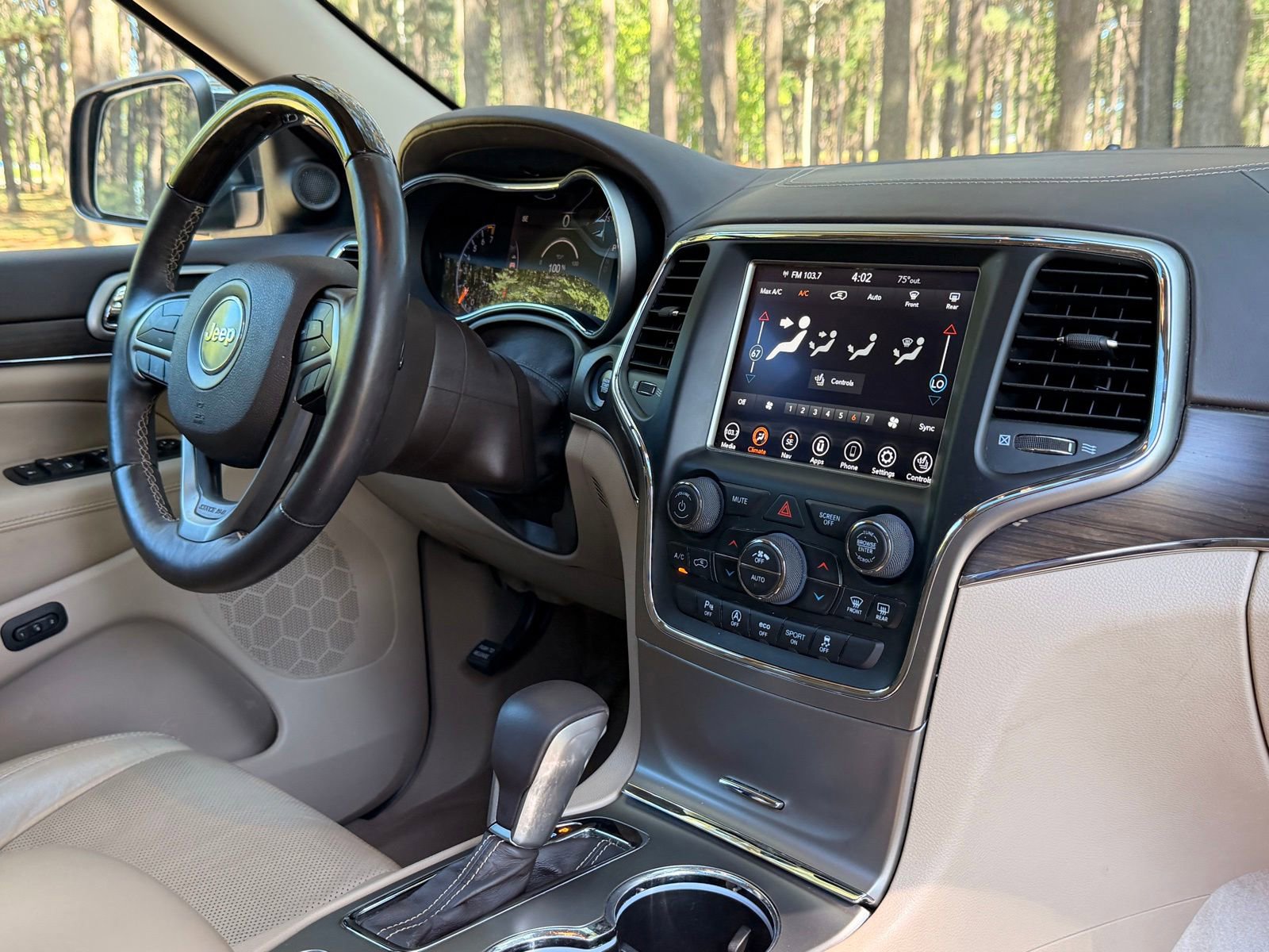 Used 2018 Jeep Grand Cherokee Overland AWD/4WD image 22