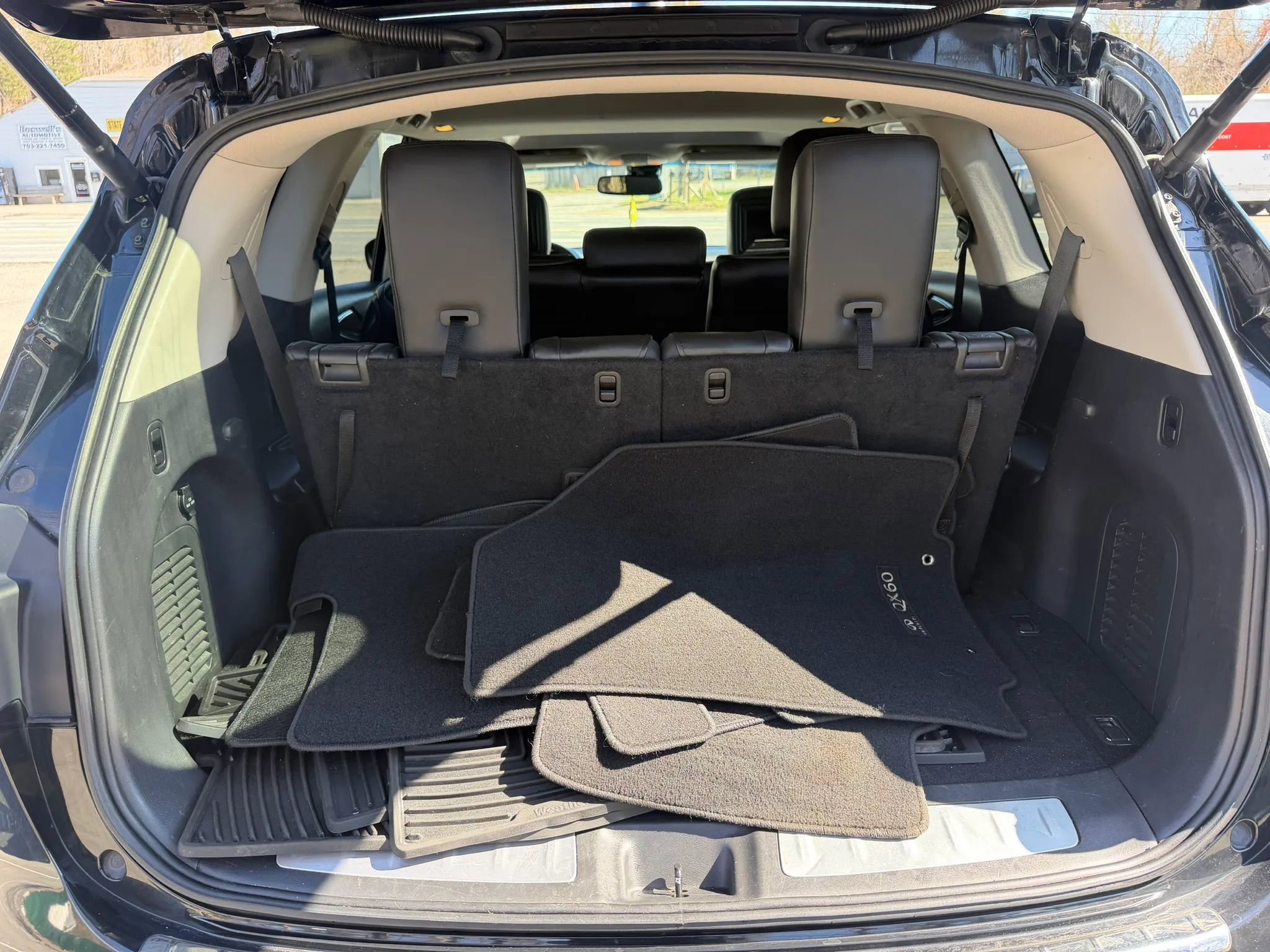 Used 2014 INFINITI QX60 AWD w/ Premium Plus Package image 14