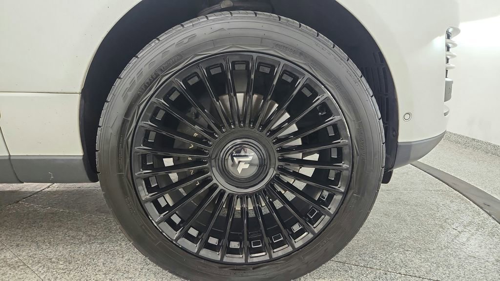 Used 2019 Land Rover Range Rover Supercharged AWD/4WD image 36