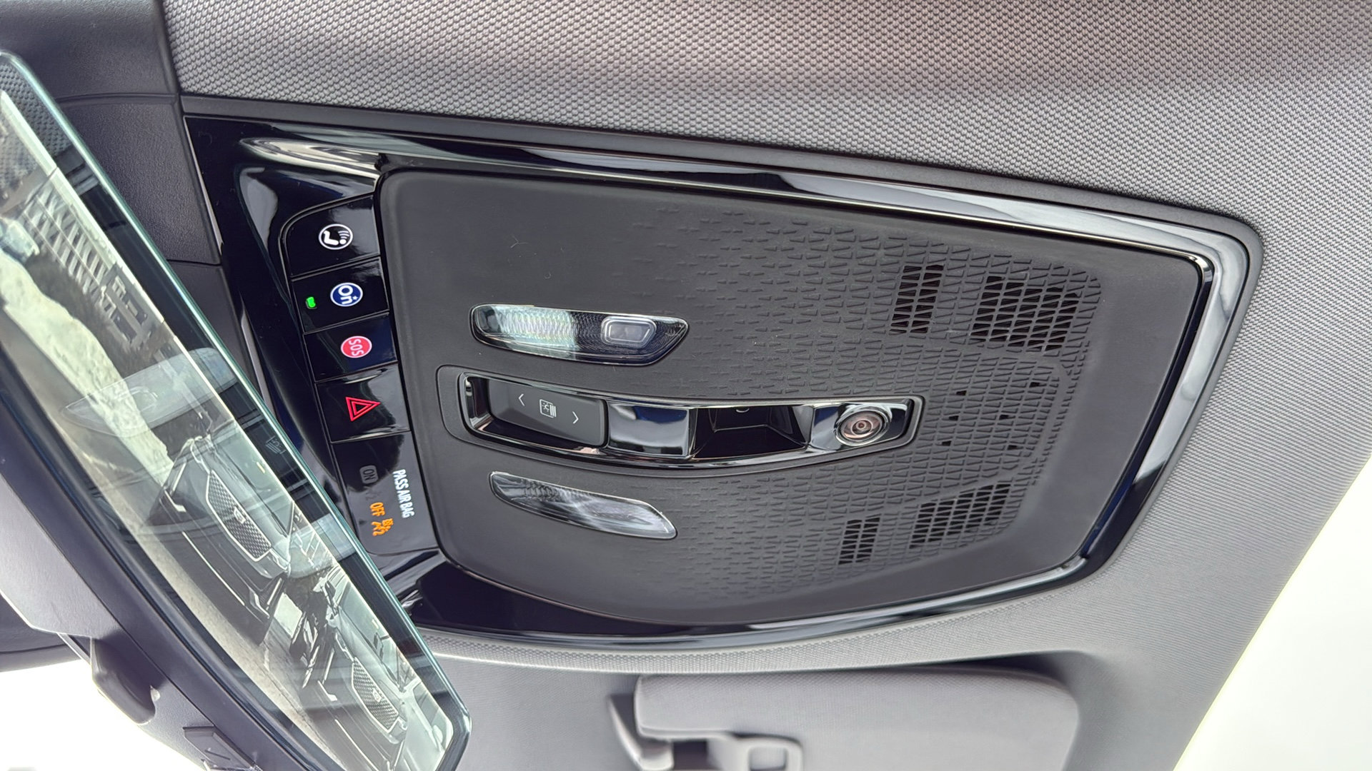 New 2026 Cadillac Optiq Luxury 2 image 26