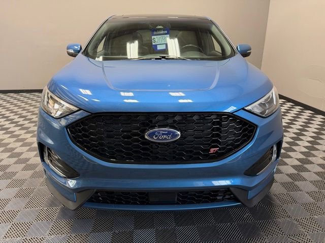 Used 2019 Ford Edge ST w/ Cold Weather Package AWD/4WD image 4