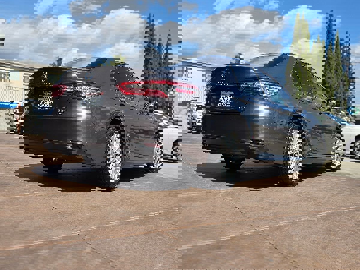 Used 2018 Toyota Camry XLE image 13