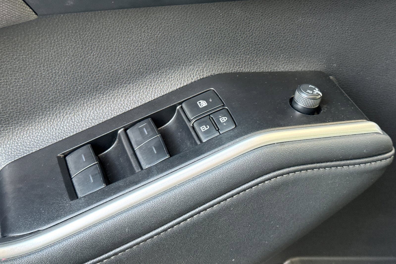 Used 2025 Toyota Highlander LE image 13